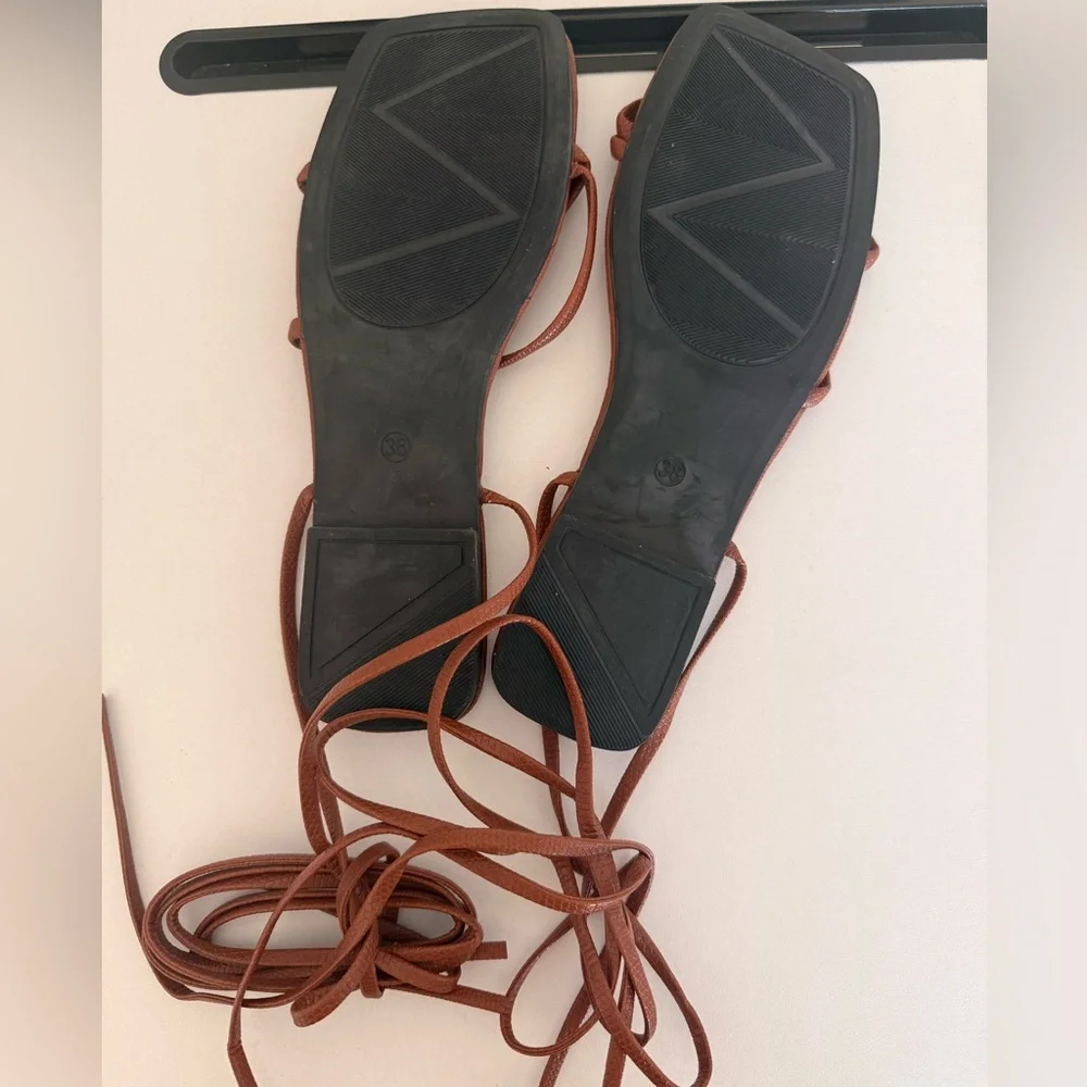 BRAND NEW Women's Brown Lace-Up Gladiator Sandals size 7 - Picture 3 of 3